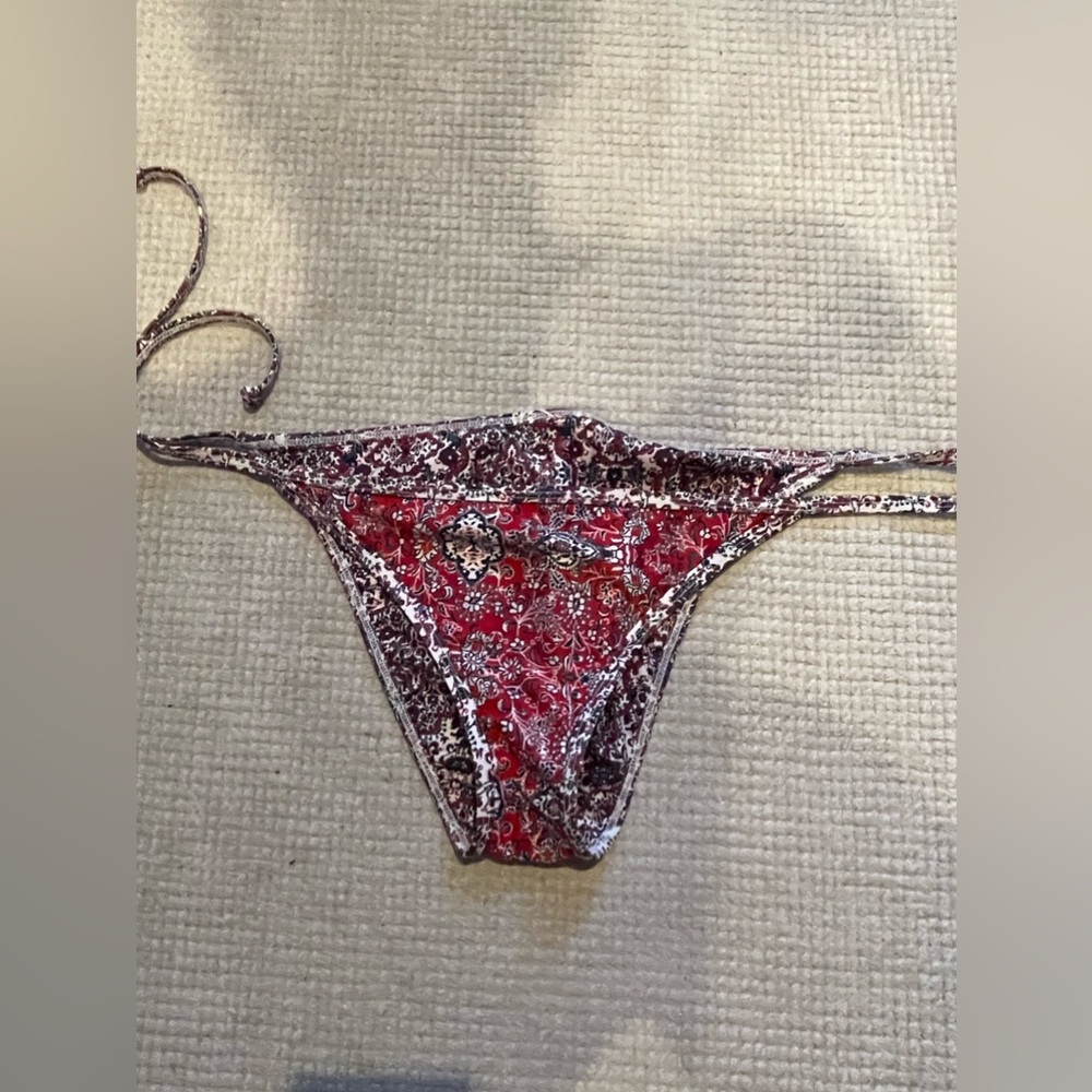Reversible bikini bottom